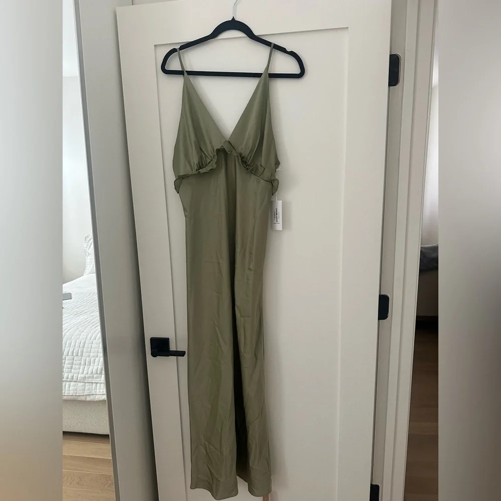 Reformation Madrigal Satin Dress in Artichoke - Picture 4 of 7